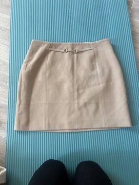 H&M Cream Mini Skirt with Decorative Buckle